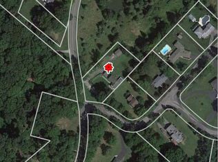 2 Melba Dr, Newton, NJ 07860