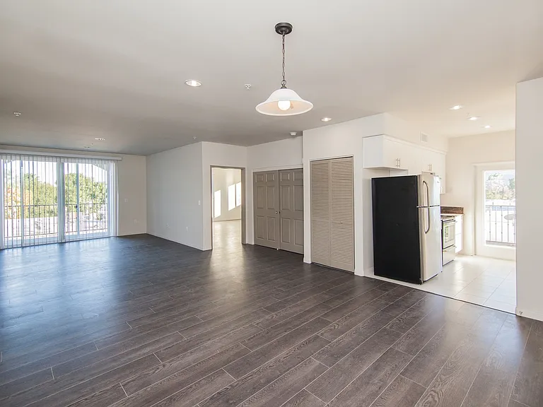 Sherman Oaks Place — Photo 53