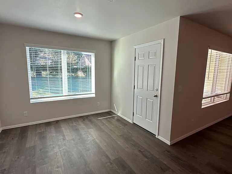 8205 E Oakland St — Photo 12
