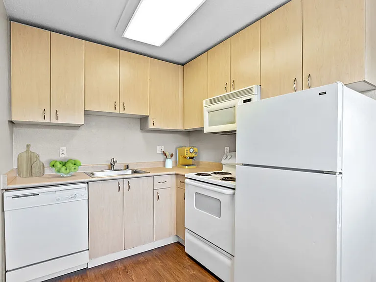 Maplewood Apartments — Photo 7