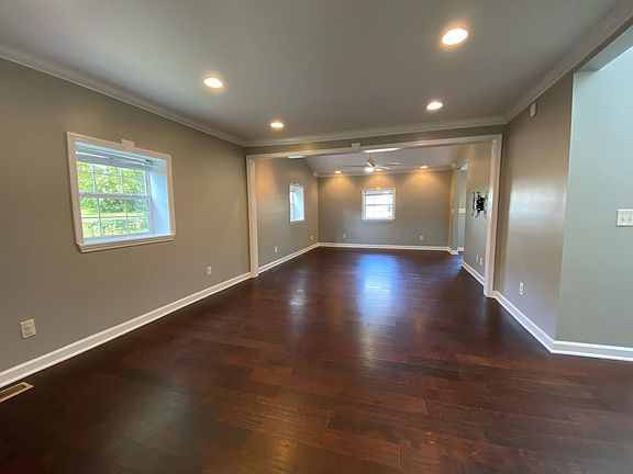 4th image of 302 Pullen Ave