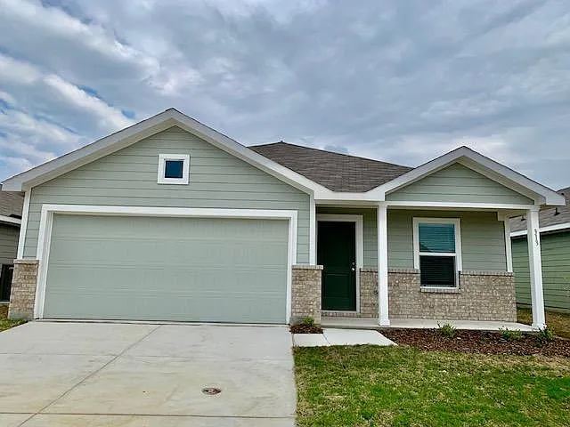 4 bed, 1674 sqft, $1,895 — Photo 1