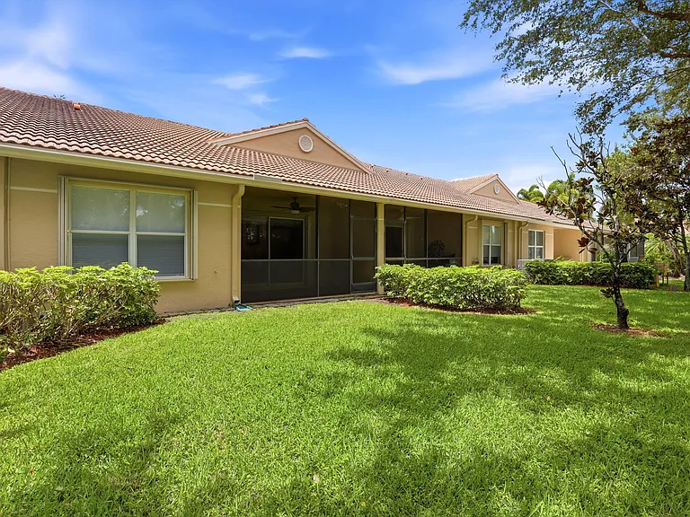 9363 Bridgeport Dr — Photo 33