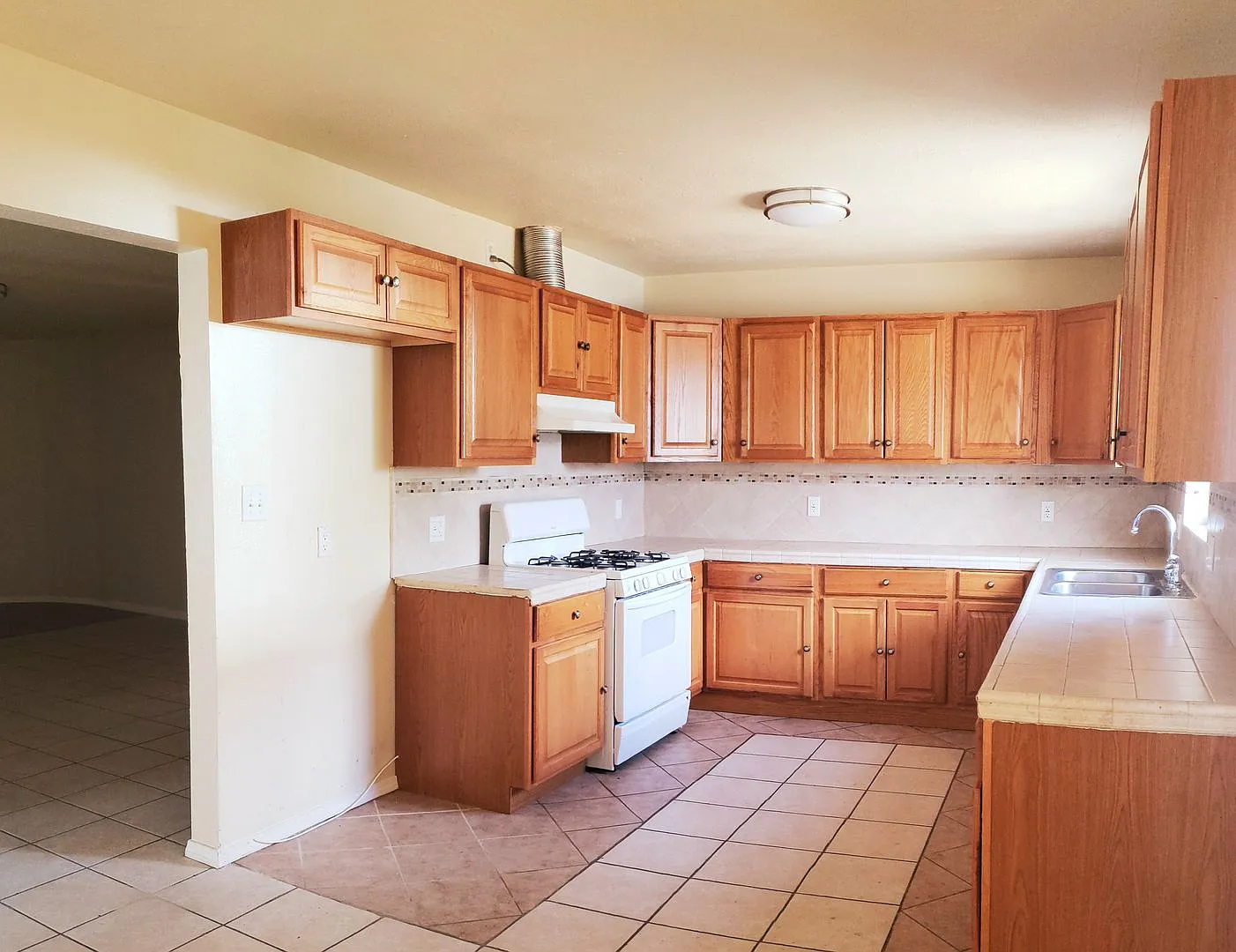 Cute 3 bedroom house — Photo 1