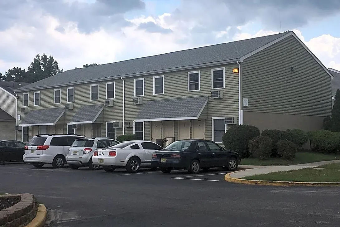 2 bed, 700 sqft, $1,450 — Photo 4