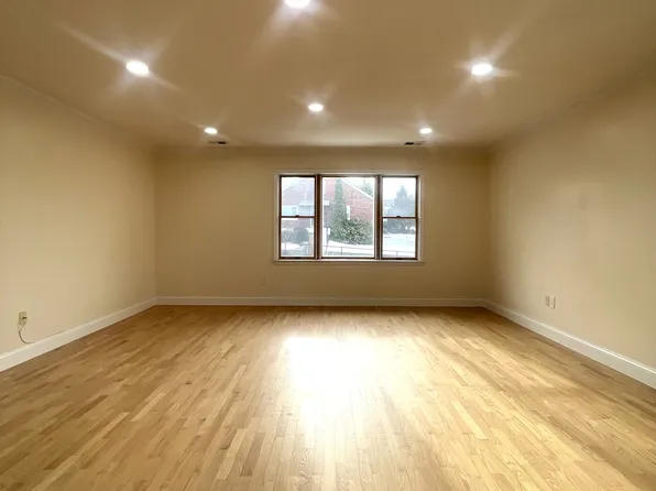 (undisclosed Address), Yonkers, NY 10701