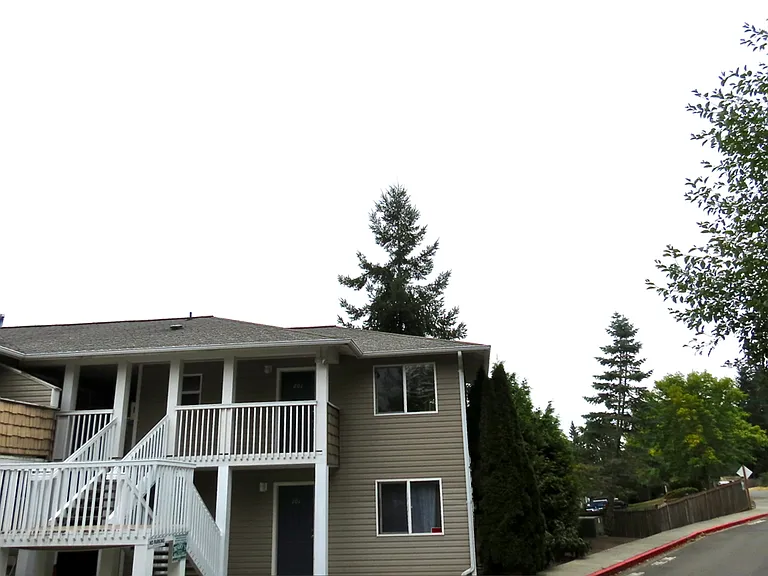15101 Admiralty Way #201 — Photo 2
