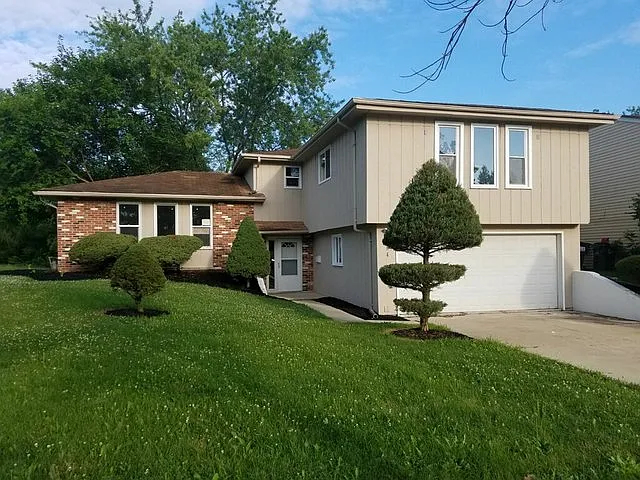 664 Sullivan Ln photo 1