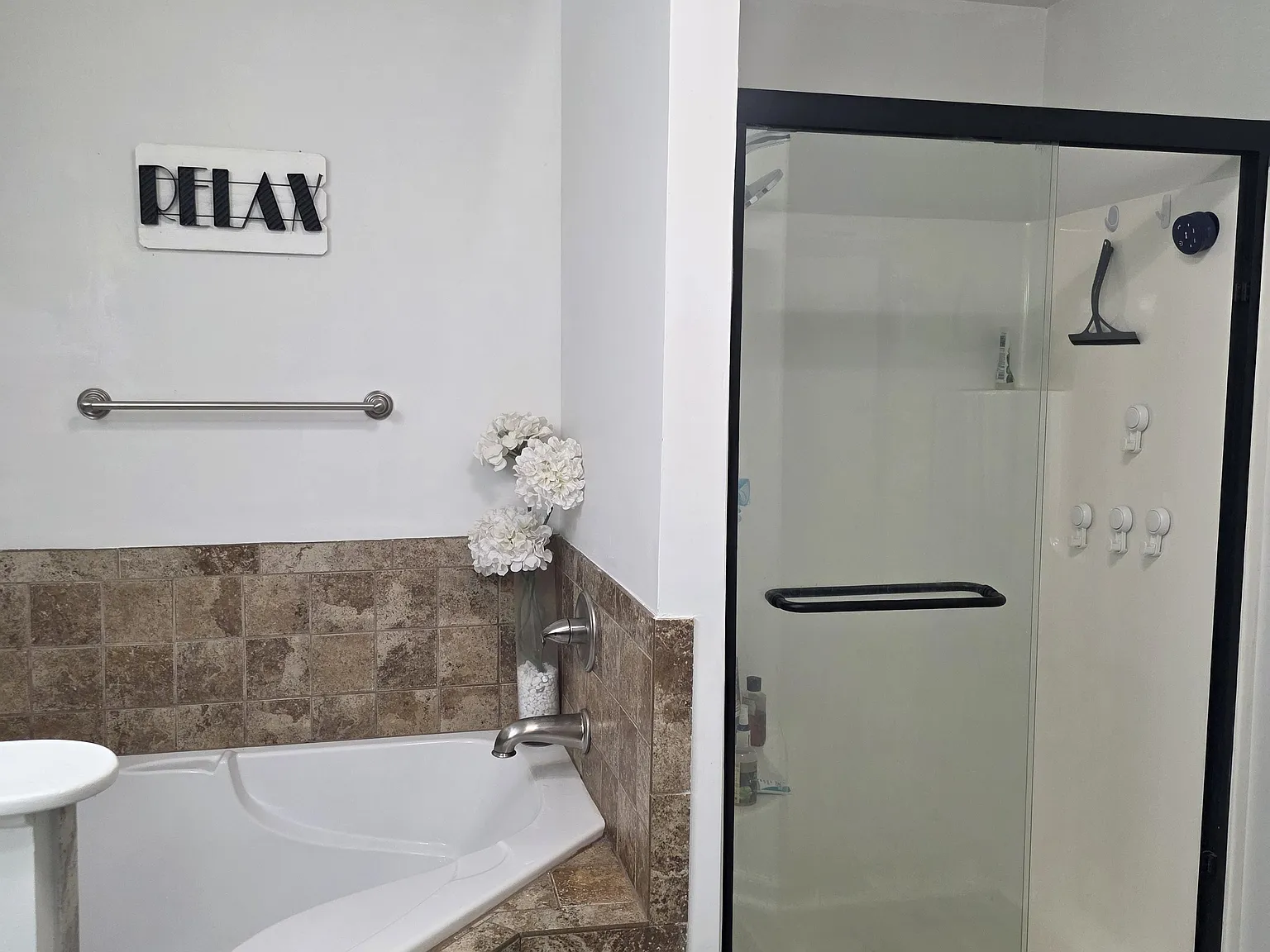 4 bed, 2300 sqft, $3,500 — Photo 4