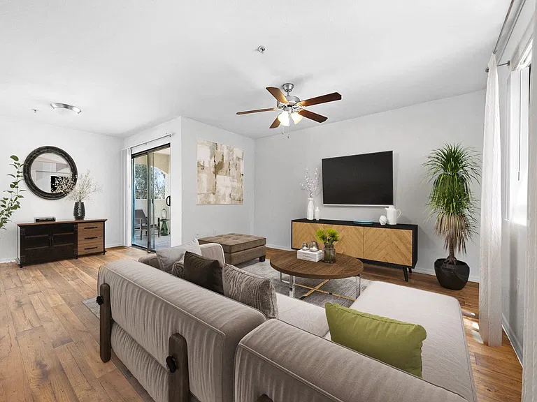 The Colony Apartments — Photo 3