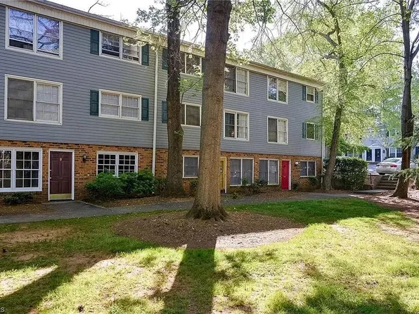 611 E Gunston Ct, Winston Salem, NC 27106