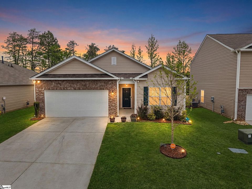 1st image of 528 Ashwood Way