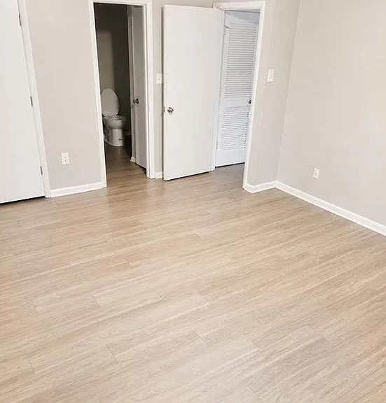 Step into comfort at Richmond Hills Apartments, where spacious layouts and modern finishes create the perfect living environment. Enjoy a seamless blend of style and convenience. Schedule a tour today and find your new home!