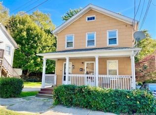 22 8th St, Derby, CT 06418