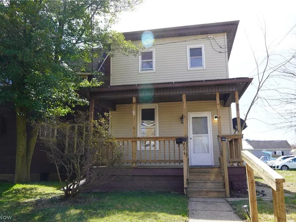 624 W 1st St, Uhrichsville, OH 44683