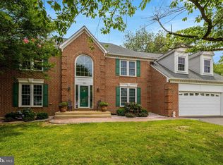 1501 Snowflake Ct, Herndon, VA 20170