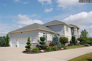 2nd image of 3372 Crestwood Cir