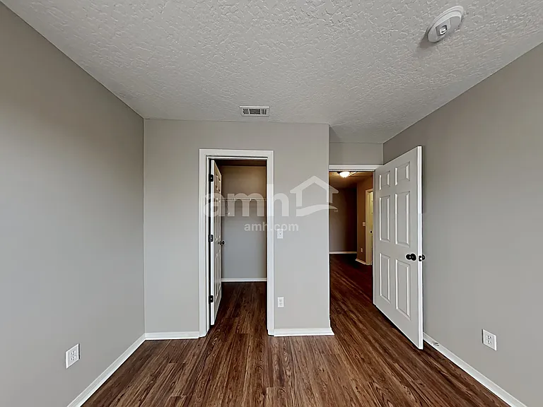 1038 N Cambrick Dr — Photo 16