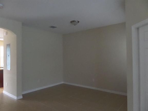 3rd image of 322 Lake Monterey Cir