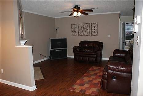 3rd image of 2016 Silverbrook Dr