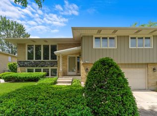 15400 Hickory Ln, Oak Forest, IL 60452