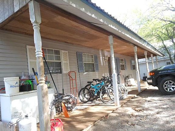 2nd image of 572 Jeannie Ln