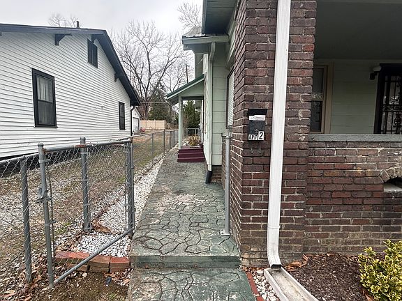 2nd image of 2531 Woodbine Ave Unit 2