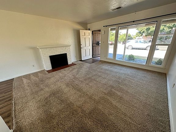 3rd image of 1750 Lois Way