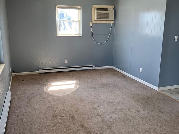 3rd image of 221 Morgan St #4
