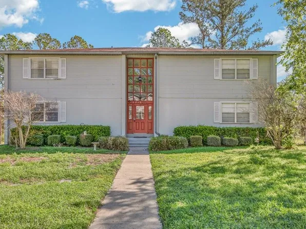 2715 NW 104th Ct APT 4, Gainesville, FL 32606