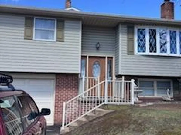 2106 Hope Dr, Red Lion, PA 17356