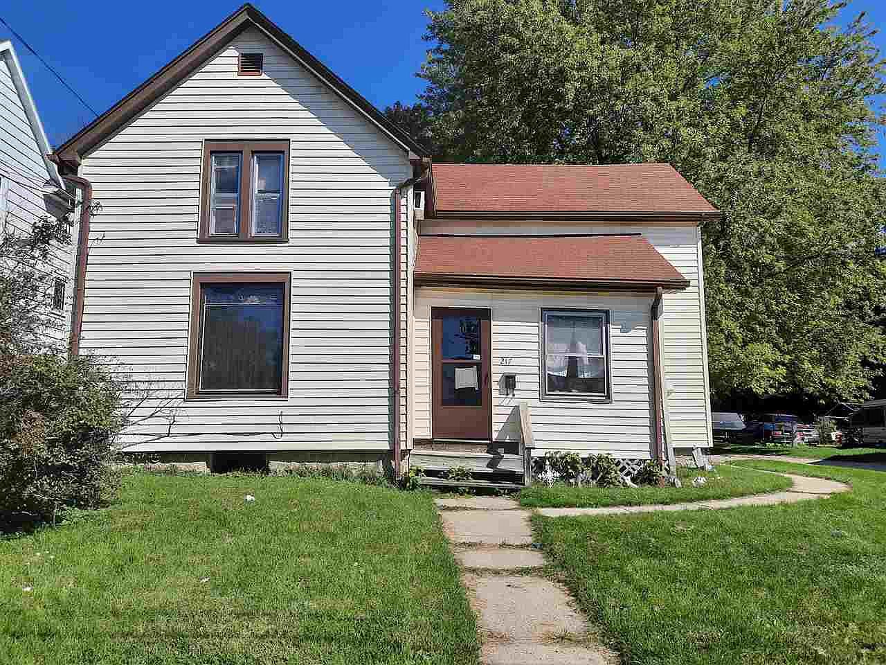 217 & 217 1/2 Jackson St, Beaver Dam, WI 53916 Zillow