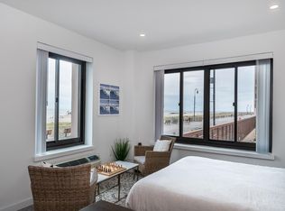 100 W Broadway APT 1H, Long Beach, NY 11561
