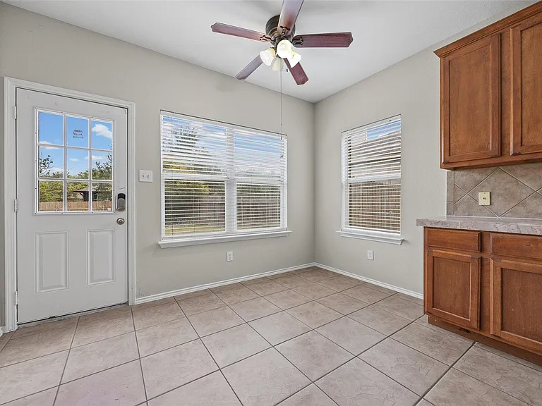 20521 Farm Pond Ln — Photo 7