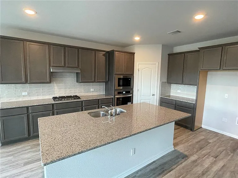 14109 Pennington Ln — Photo 13