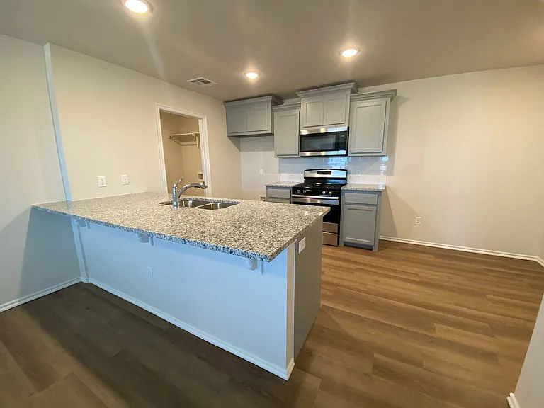 10801 NW 119th Pl — Photo 8