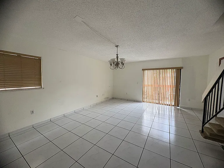 5625 W 26th Ct #201 — Photo 9