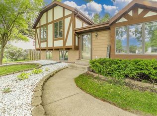 2211 N Wright Rd, Janesville, WI 53546