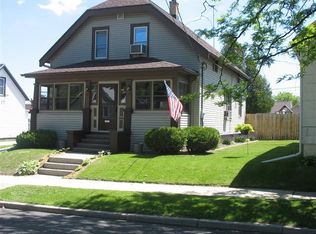 1213 S 19th St, Manitowoc, WI 54220