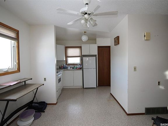 3rd image of 101-107 2nd AVENUE W