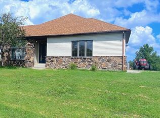 77A Birdie Ln, Makanda, IL 62958