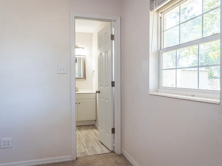 Master En-suite Bathroom