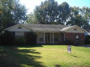1827 Forrest Dr, Southaven, MS 38671