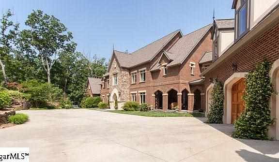 3rd image of 26 Donatello Ct