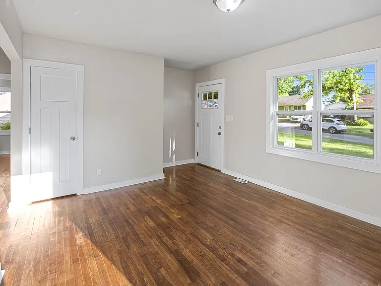 417 E Wall Ave — Photo 18