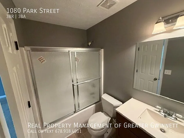 1080 Park St — Photo 9
