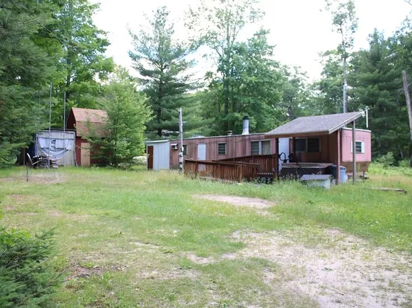 1197 Pineview Rd, Harrison, MI 48625