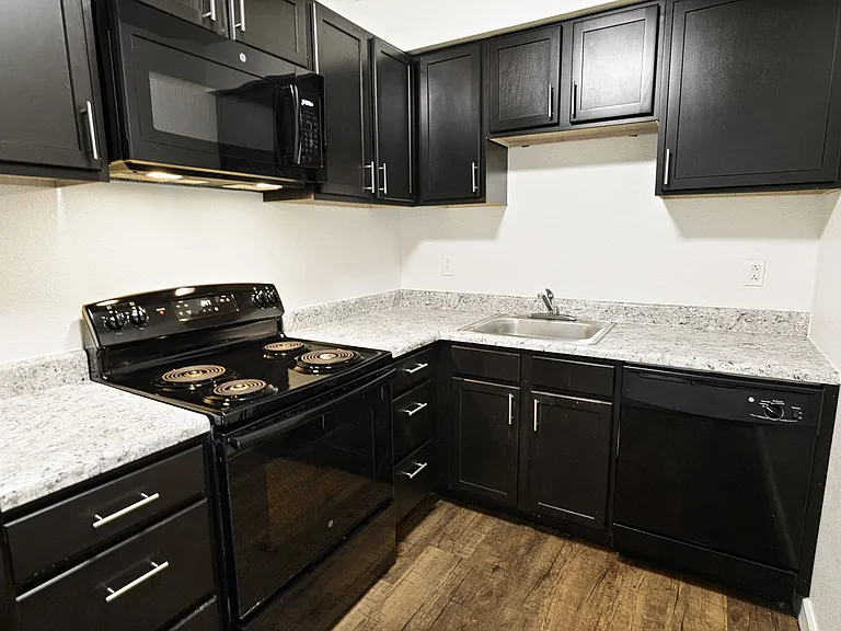 Metro Apartments at Wood River — Photo 20