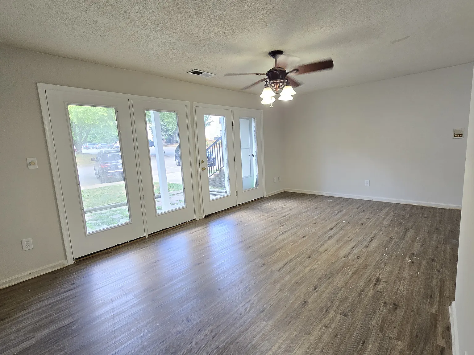 2 bed, 871 sqft, $1,295 — Photo 3