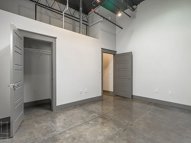 Wonder Bread Lofts — Photo 28